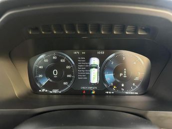 Volvo XC90 2.0 B5 MHEV Momentum Auto 4WD Euro 6 (s/s) 5dr
