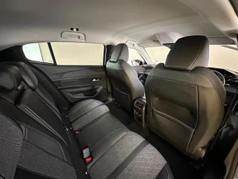 Peugeot 408 1.2 PureTech Allure Premium Fastback EAT Euro 6 (s/s) 5dr