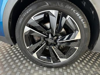 Peugeot 408 1.2 PureTech Allure Premium Fastback EAT Euro 6 (s/s) 5dr