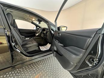 Nissan Leaf 40kWh Tekna Auto 5dr