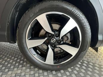 Nissan Qashqai 1.2 DIG-T N-Connecta XTRON 2WD Euro 6 (s/s) 5dr