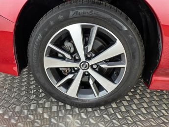 Nissan Leaf 40kWh Acenta Auto 5dr