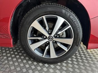 Nissan Leaf 40kWh Acenta Auto 5dr
