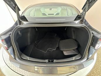 Tesla Model 3 Standard Range Plus Auto RWD 4dr