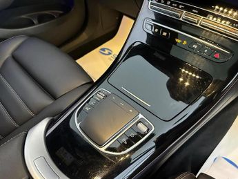 Mercedes-Benz EQC EQC 400 80kWh AMG Line (Premium Plus) Auto 4MATIC 5dr