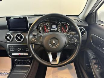 Mercedes-Benz GLA 1.6 GLA200 SE (Executive) 7G-DCT Euro 6 (s/s) 5dr