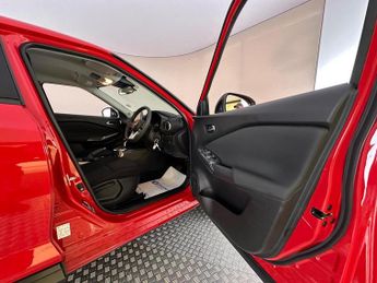 Nissan Juke 1.0 DIG-T Acenta DCT Auto Euro 6 (s/s) 5dr