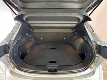 Nissan Qashqai 1.3 DIG-T MHEV N-Connecta XTRON Euro 6 (s/s) 5dr