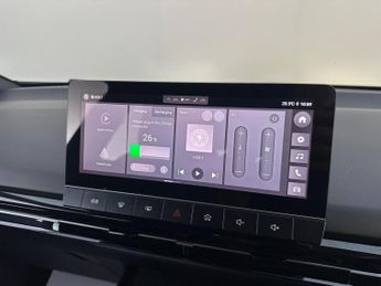 MG MG4 64kWh SE Long Range Auto 5dr