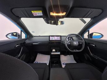 MG MG4 64kWh SE Long Range Auto 5dr