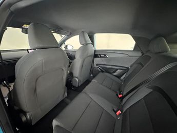 MG MG4 64kWh SE Long Range Auto 5dr