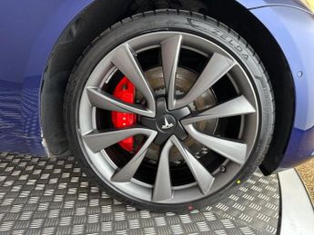Tesla Model 3 (Dual Motor) Performance Auto 4WDE 4dr (Performance Upgrade)