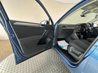 Volkswagen Tiguan Allspace 2.0 TDI SE Nav DSG 4Motion Euro 6 (s/s) 5dr