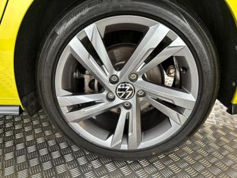 Volkswagen Golf 1.5 eTSI MHEV R-Line DSG Euro 6 (s/s) 5dr
