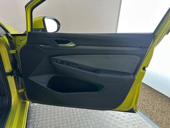 Volkswagen Golf 1.5 eTSI MHEV R-Line DSG Euro 6 (s/s) 5dr