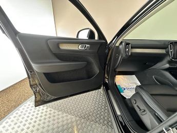 Volvo XC40 2.0 T4 Inscription Pro Auto AWD Euro 6 (s/s) 5dr