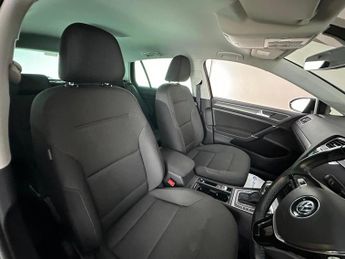 Volkswagen e-Golf 35.8kWh e-Golf Auto 5dr