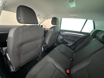 Volkswagen e-Golf 35.8kWh e-Golf Auto 5dr