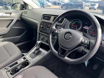 Volkswagen e-Golf 35.8kWh e-Golf Auto 5dr