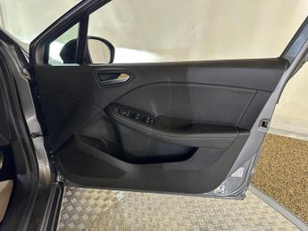 Renault Clio 1.6 E-TECH E-Tech engineered Auto Euro 6 (s/s) 5dr
