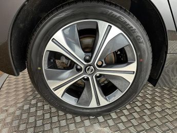 Nissan Leaf 40kWh N-Connecta Auto 5dr