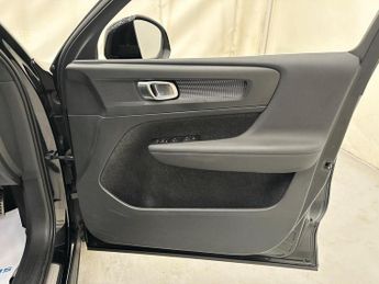 Volvo XC40 1.5h T5 Twin Engine Recharge 10.7kWh R-Design Auto Euro 6 (s/s) 