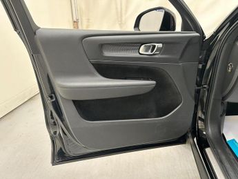 Volvo XC40 1.5h T5 Twin Engine Recharge 10.7kWh R-Design Auto Euro 6 (s/s) 