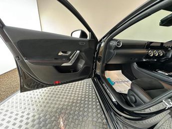 Mercedes-Benz A Class 1.5 A180d AMG Line (Premium) 7G-DCT Euro 6 (s/s) 5dr