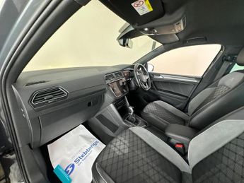 Volkswagen Tiguan 2.0 TDI R-Line DSG Euro 6 (s/s) 5dr