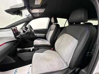 Volkswagen ID.3 Pro Performance 58kWh Life Auto 5dr