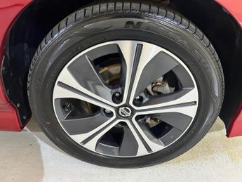 Nissan Leaf 40kWh Tekna Auto 5dr