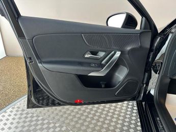 Mercedes-Benz A Class 1.5 A180d Sport 7G-DCT Euro 6 (s/s) 5dr