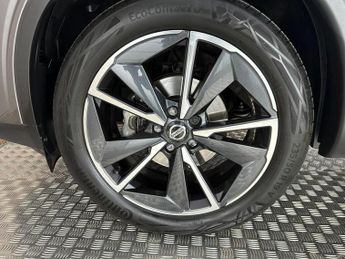 Nissan Qashqai 1.3 DIG-T MHEV Tekna XTRON Euro 6 (s/s) 5dr