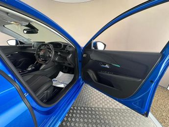 Peugeot E-208 50kWh Allure Premium Auto 5dr