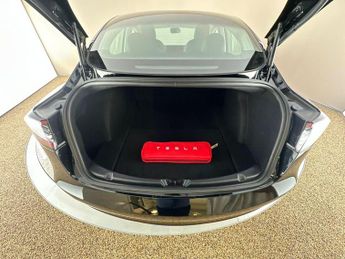 Tesla Model 3 Standard Range Plus Auto RWD 4dr