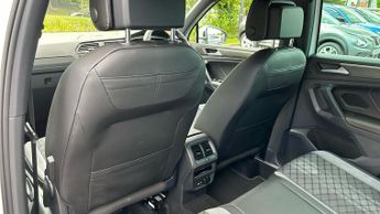 Volkswagen Tiguan 1.4 TSI eHybrid R-Line 5dr DSG (Navigation)(Dual Zone Climate Co