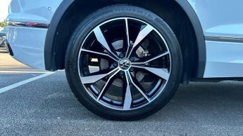 Volkswagen Tiguan 1.4 TSI eHybrid R-Line 5dr DSG (Navigation)(Dual Zone Climate Co