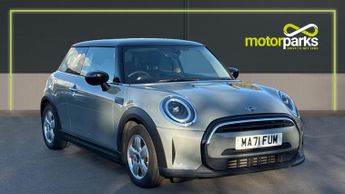 MINI Hatch 1.5 Cooper Classic 3dr (Navigation Pack)(Rear Parking Sensors)(C