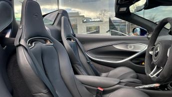 McLaren Artura SPIDER