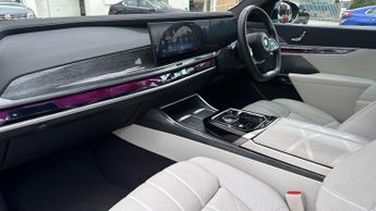 BMW i7 400kW xDrive60 Excellence Pro 105.7kWh 4dr Auto with 1 Owner  Pa