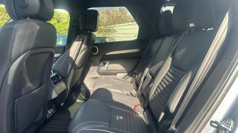 Land Rover Discovery 3.0 D300 R-Dynamic HSE 5dr Auto Panoramic roofs  privacy glass