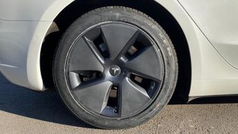 Tesla Model 3 Long Range AWD 4dr Auto