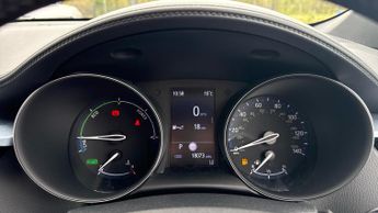 Toyota CHR 1.8 Hybrid Design 5dr CVT (Keyless Entry/Go)(Navigation)(Heated 