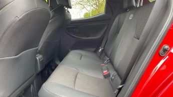 Toyota Yaris 1.5 Hybrid Dynamic 5dr CVT