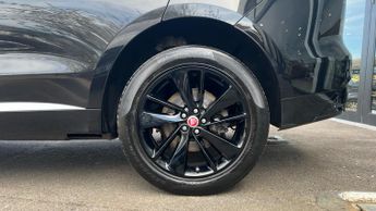 Jaguar F-PACE 2.0 D200 R-Dynamic SE 5dr Auto AWD