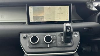 Land Rover Defender 3.0 D250 SE 110 5dr Auto
