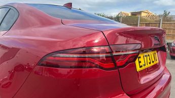Jaguar XE 2.0 D200 R-Dynamic HSE Black 4dr Auto - 	Sliding Panoramic roof 
