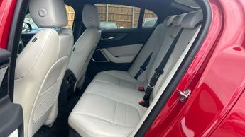 Jaguar XE 2.0 D200 R-Dynamic HSE Black 4dr Auto - 	Sliding Panoramic roof 
