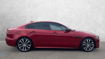 Jaguar XE 2.0 D200 R-Dynamic HSE Black 4dr Auto - 	Sliding Panoramic roof 