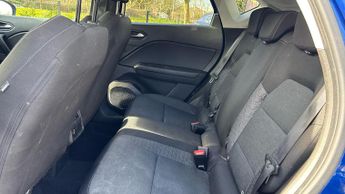 Renault Captur 1.6 E-TECH full hybrid 145 Evolution 5dr Auto (Rear Sensors)(Nav